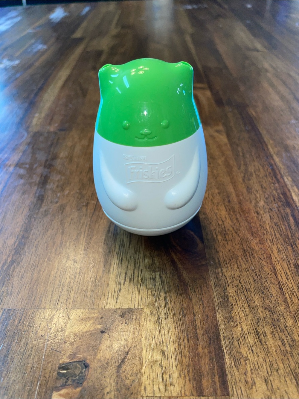 Friskies Purina Pull n Play Cat Treat Dispenser